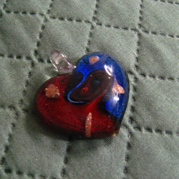 Glass Hand Made Vintage 1980's Beautiful Heart Pendant - Picture 1 of 7